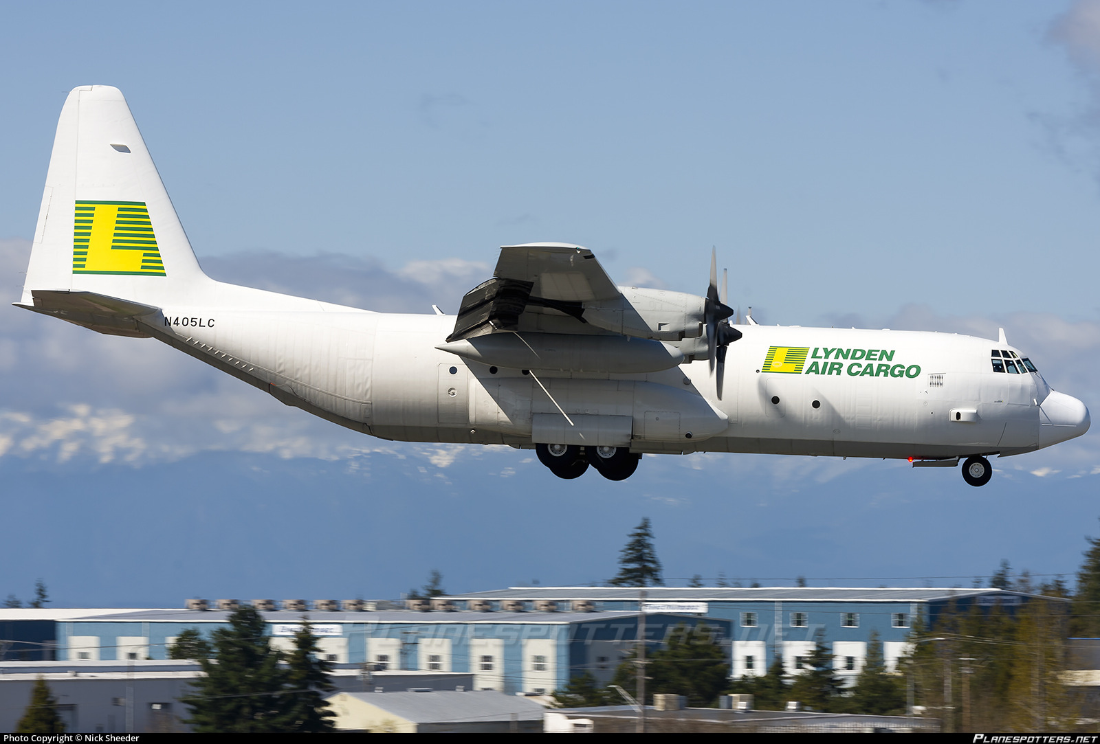 n405lc-lynden-air-cargo-lockheed-l-100-30-hercules-l-382g_PlanespottersNet_1461437_815f39892b_o